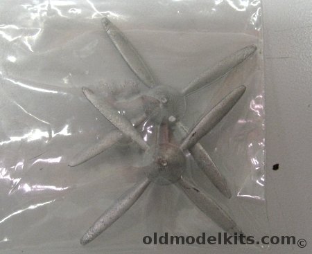 Aeroclub 1/72 De Havilland 4 Blade  Hydraulic Propellers (2) - 13' Diameter Left Hand, P030 plastic model kit